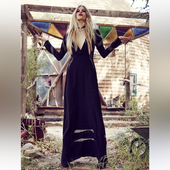 NWT For Love & Lemons Goddess Maxi Dress Black Lace Size XS  * flaw* - Picture 1 of 16